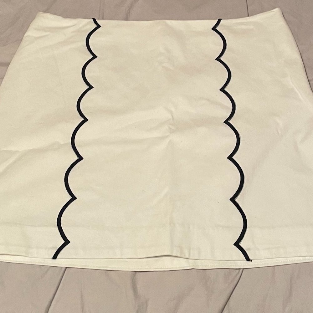 Crown & Ivy  White Skirt